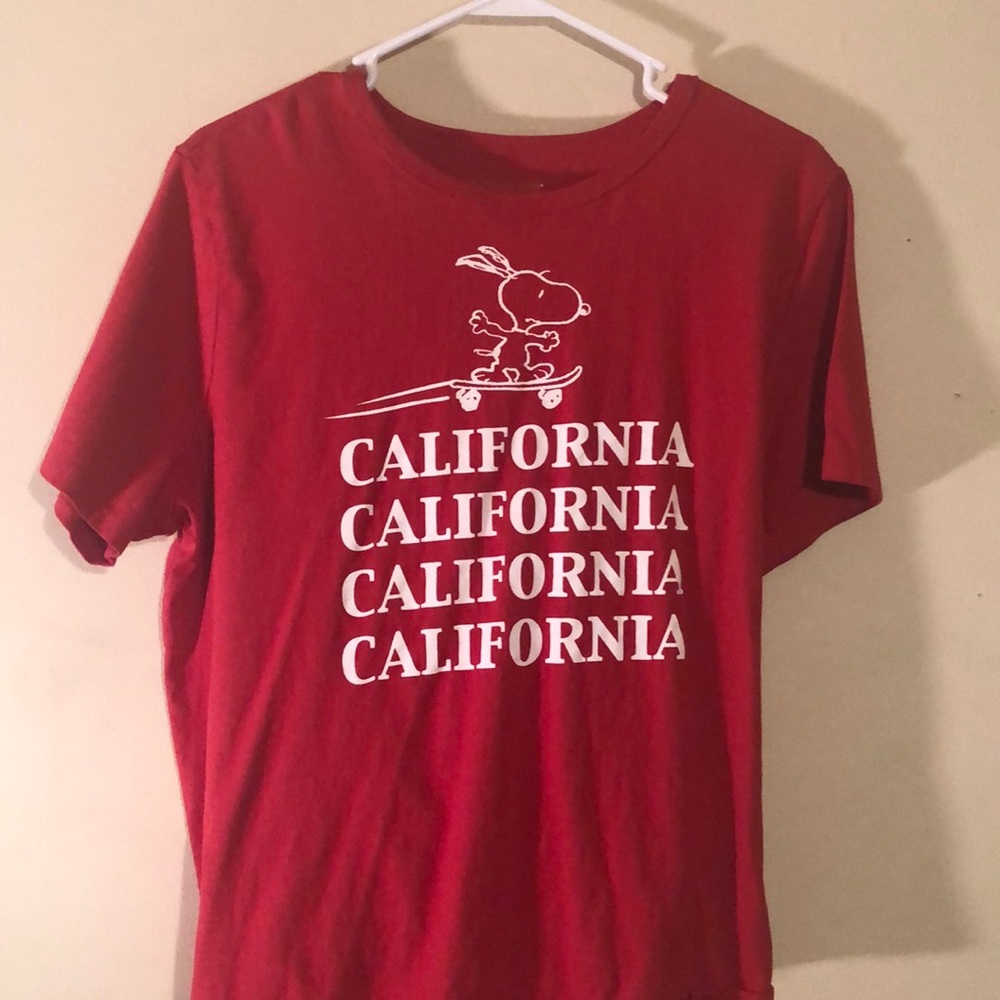 Red peanuts snoopy t-shirt